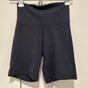 Aritzia TnAction TnaBUTTER™ Atmosphere Hi-Rise 7" Short